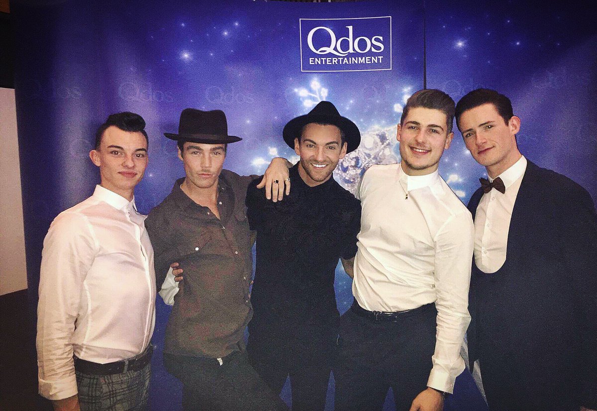 Titchenerrr's tweet photo. The boys of Dick Whittington #allthedick @QdosPantomimes #birmingham #birminghamhippodrome #wrapparty https://t.co/6PaG1s6f6T