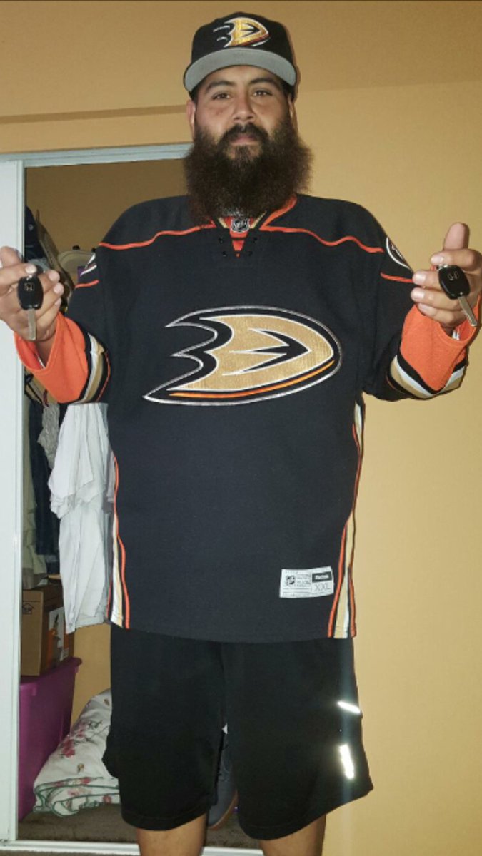 FERNKOC's tweet photo. Hey @HelpfulHonda @xnostylex doesn't want to take me to the #NHLAllStar skills competition cause ima @AnaheimDucks a lil help pleeeeeeeease https://t.co/WvIdgyVXd1