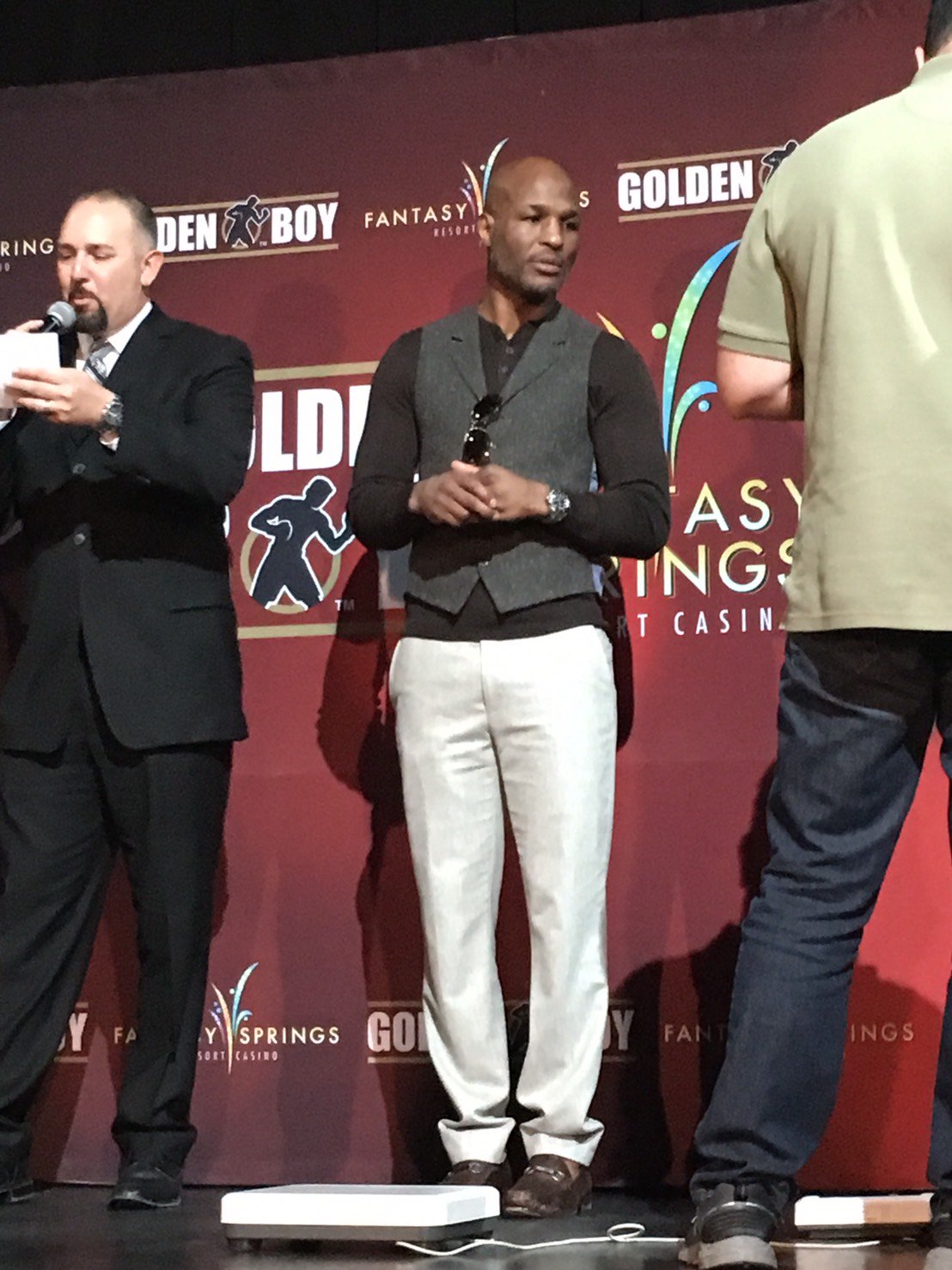 ボクシング マガジン Twitterren 昨年12月の試合を最後に引退した元３階級王者バーナード ホプキンスさん アメリカ が オシャレでステキ と現地のライター 宮田有理子さんから１枚 ゴールデンボーイ プロモーションのアンバサダーを立派に務めていたとのこと