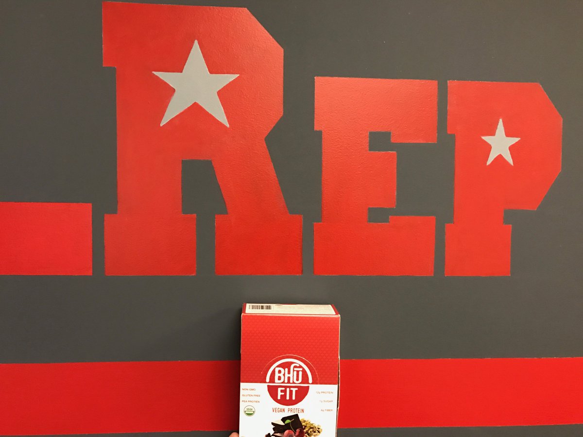 Rep1Sports's tweet photo. Thank you to @bhufoods for the incredible bars! Our 2017 draft class finished them quick! https://t.co/1a8EBQCYkF