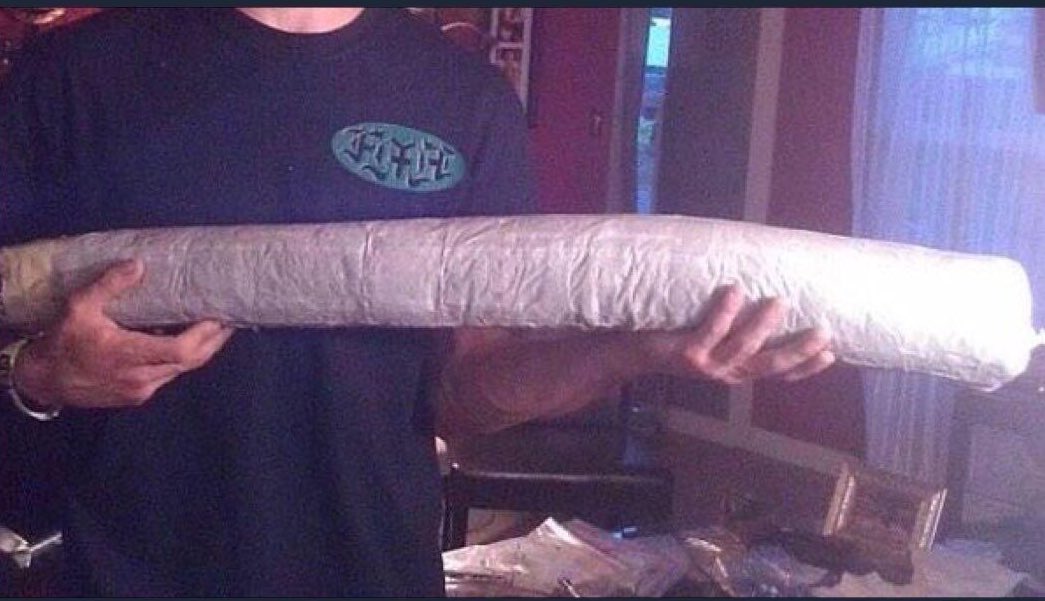 JefePioneer's tweet image. Tryna Bun Up? 😭 #NeedaBlunt #PassDat @RealStarMusic