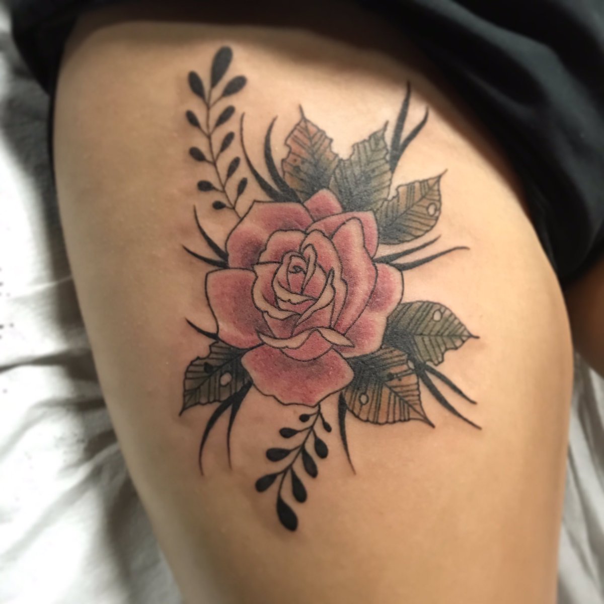 slaprox's tweet photo. A lil swollen but here's a rose I did last night. #SlapOne #ArtisticTheories @ATtattoos #NorthAurora https://t.co/hVQh4BC07y