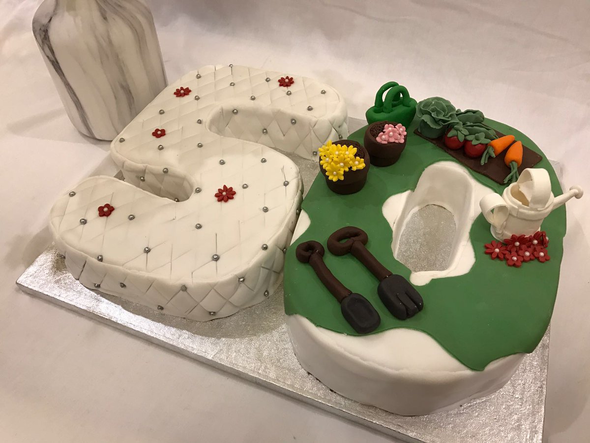shaliscakes's tweet photo. 50th birthday Cake - bookings: shaliscakes@gmail.com 
Follow us on: 
Facebook/Instagram/Twitter: @shaliscakes
#cake #cakes #birthday #yum https://t.co/7Wa7DQO4A2