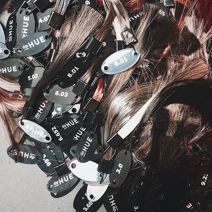 We're throwing shade...Roots are easy to touch up yourself, if you have the right shade an… ift.tt/2jnNS9H