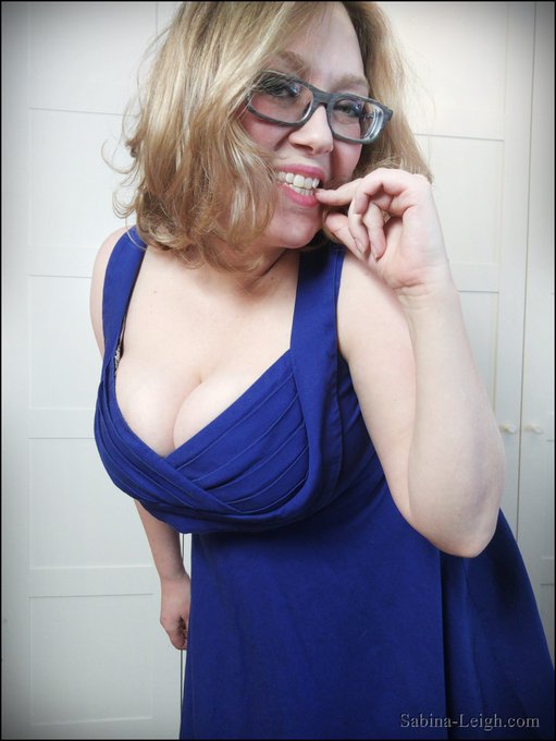 Luvies for this great vintage dress, the dress that broke Denver the night of the Hedwig Show. https://t<a href="/tag/ilovemyfans"class="tags"><span>#ilovemyfans</span></a>