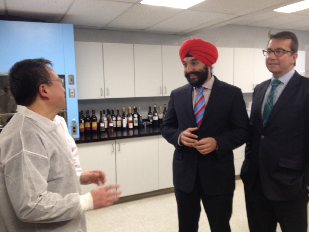 Toured <a href="/AcadiaU/">Acadia University</a> w/ <a href="/scottbrison/">Scott Brison</a> to see the research happening here including the wine analysis lab that supports the growing industry in #NS
