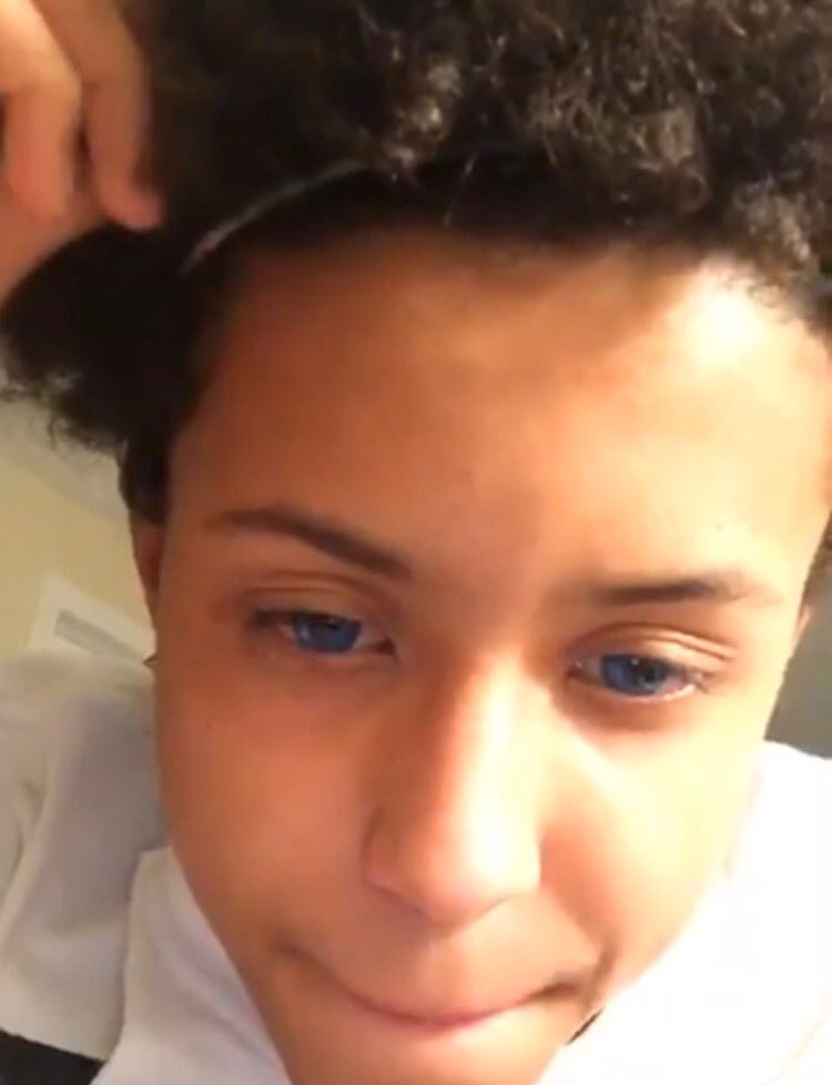 DevontaeBae's tweet photo. When he wore his blue contacts on his live 😍🔵 https://t.co/XOXHw8jtIq
