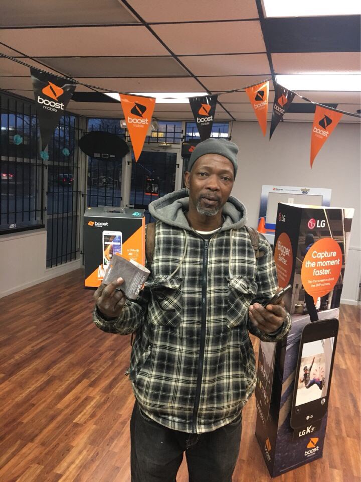 AlliedAshley912's tweet photo. CHARLESTON HOLDING IT DOWN!!! Another box out the door! https://t.co/aS16xTwtW8