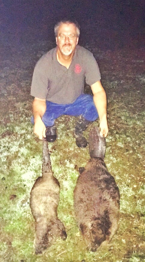 matthewlshell's tweet image. Set some conibear traps n the front yard this week to work on the beavers flooding my Pines. Caught a 39 pound Beaver &amp;amp; Otter n the slides.