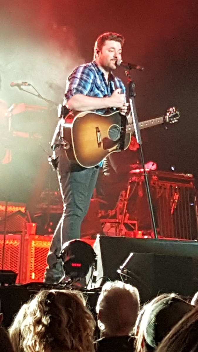 justinek226's tweet photo. @ChrisYoungMusic @SenecaCasinos 
#ImComingOver
#AmazingShow https://t.co/ekBxZUSW41