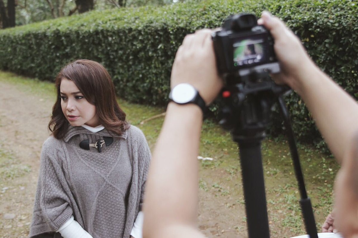 AsianTVAwards's tweet photo. .@mynameisrossa filming the official theme song for the movie @londonlovefilm 2 ft @rizkynazaarr #LondonLoveStory2 https://t.co/ShDm2GROLz