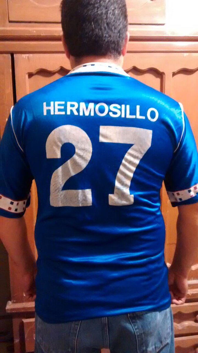 joce_huerta's tweet photo. @AztecaDeportes @Cruz_Azul_FC #ViernesBotanero https://t.co/2QN6Px2Sha