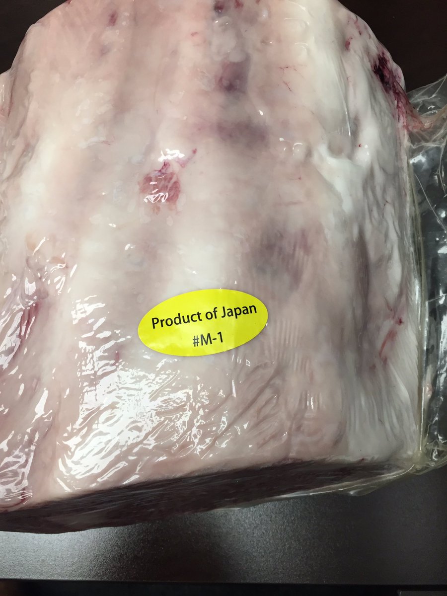 boratusa1's tweet photo. @GordonRamsay just arrive from #Japan #thebest #quality of #kobebeef at $120 lbs #marble#primeatthebestbeef #bms5 #luster @GordonRamsay https://t.co/tsjldEq7bz