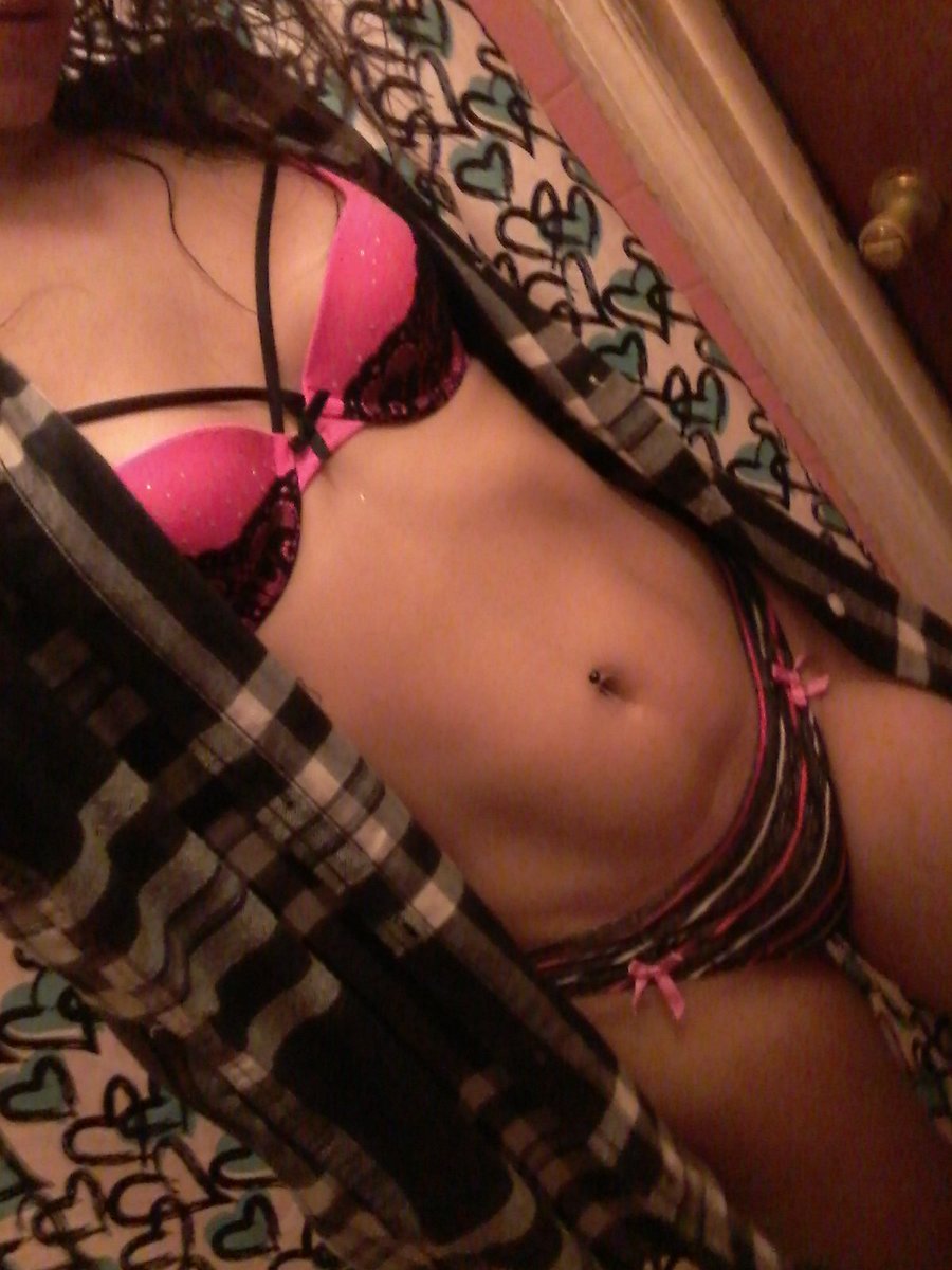 BellaPeaches1's tweet photo. Being naughty while the hubby sleeps #Live on #CHATURBATE https://t.co/1DlO1WPWvM …
#naughtywife @chaturbateEU @cbcams @CBCamgirls https://t.co/Ad9387FHoG