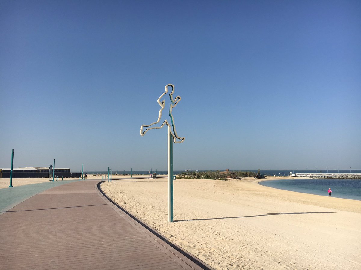TeamBT2010's tweet photo. Dubai marathon starts now! #wmc #selfeet #defeatbraincancer https://t.co/XOfuznuO09