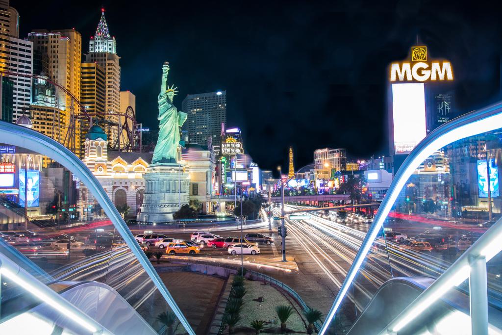 MGMGrand's tweet image. #HowManyDays until you step into the #Vegas lane? mgm.gr/r3uJo9