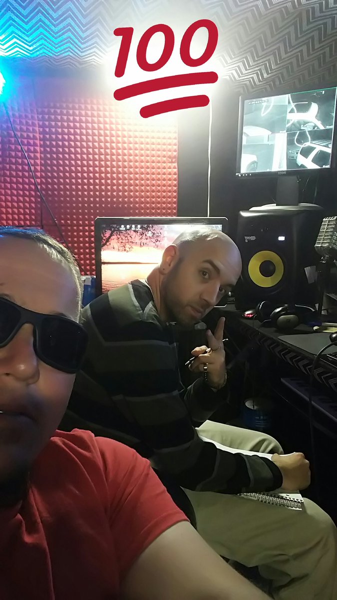 solocupp's tweet photo. #MurderTheSoundStudio #DjButch #CountyBoyz #work #solocupp #producer got them #KRK beat'N down
@CountyBoyButch @CountyBoyz https://t.co/7sLzKboLBk