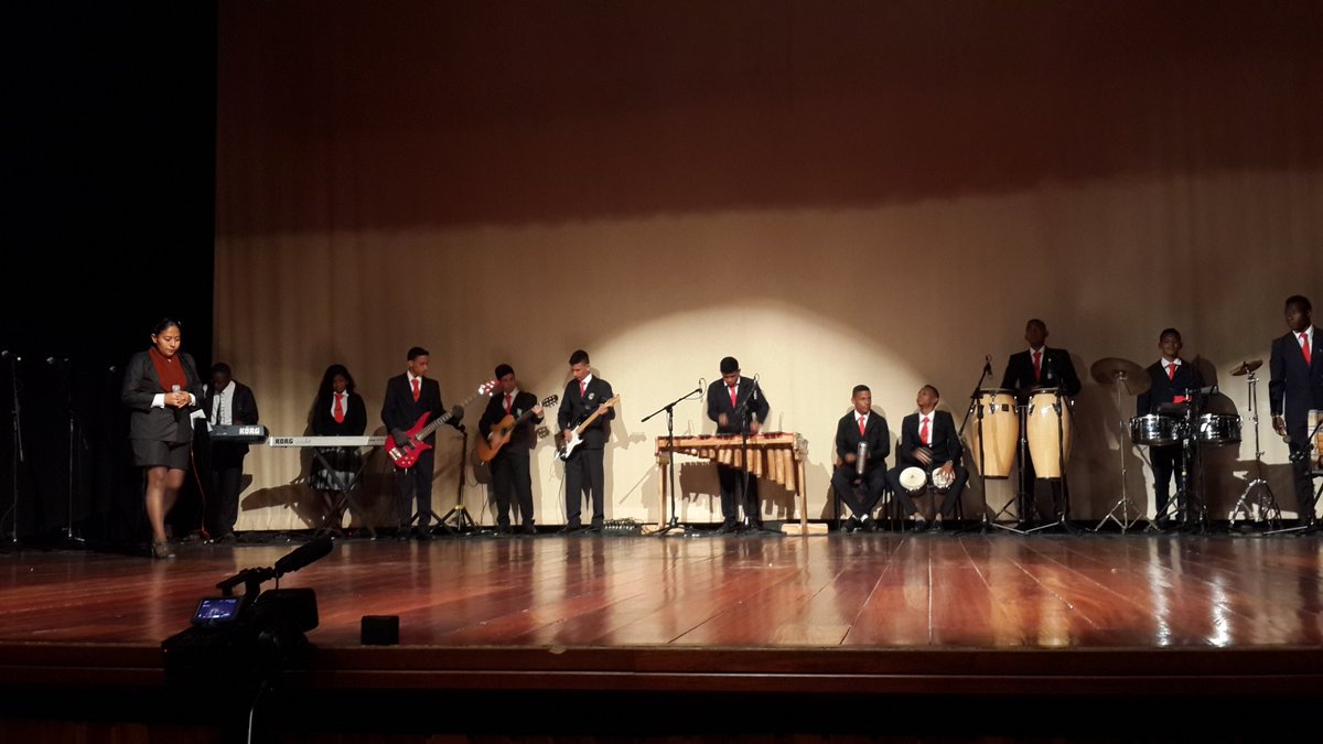 upsalesianaec's tweet photo. Inicia "Música, danza y tradiciones de #Esmeraldas" con los grupos salesianos  de #UESMA #ViernesCulturalSalesiano #ViveUPS https://t.co/9w8ucwoohf