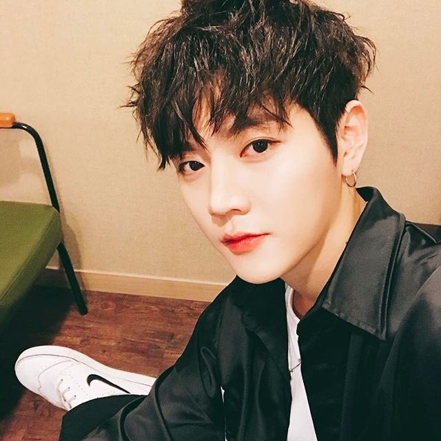 thenuestrans's tweet photo. [INSTA] 170127 'bornthismg' 

Hello https://t.co/em3VHxGC2G