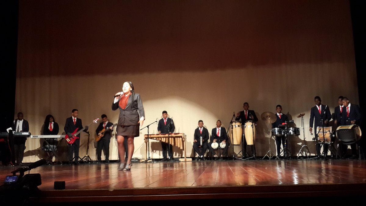 upsalesianaec's tweet photo. Inicia "Música, danza y tradiciones de #Esmeraldas" con los grupos salesianos  de #UESMA #ViernesCulturalSalesiano #ViveUPS https://t.co/9w8ucwoohf