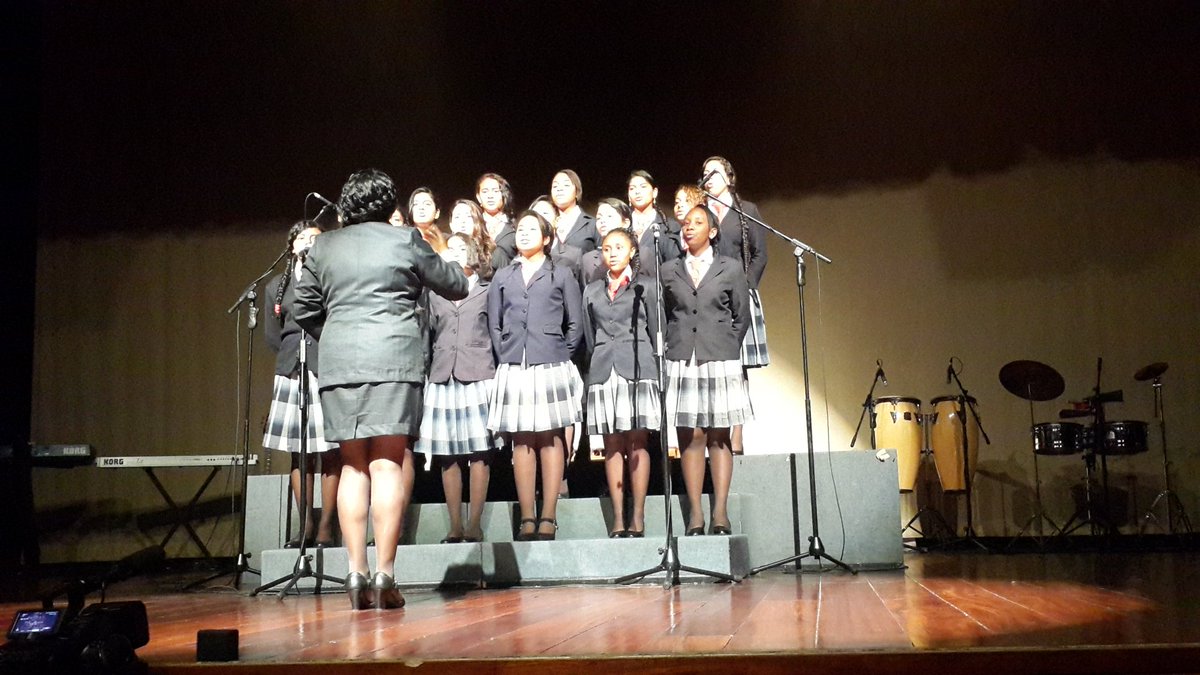 upsalesianaec's tweet photo. Inicia "Música, danza y tradiciones de #Esmeraldas" con los grupos salesianos  de #UESMA #ViernesCulturalSalesiano #ViveUPS https://t.co/9w8ucwoohf