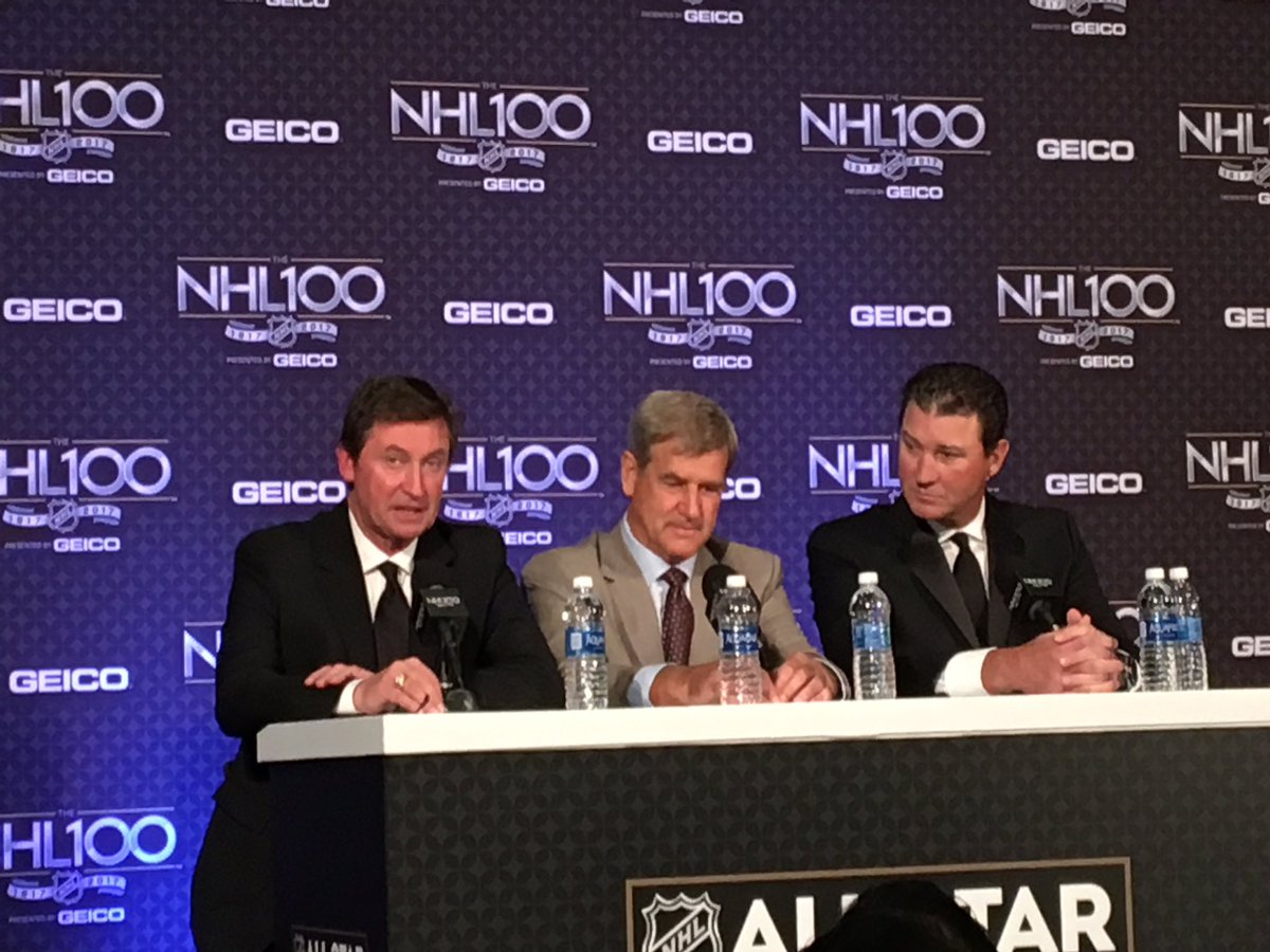 NHL's tweet photo. "The three of us would have been pretty good at 3-on-3". -@OfficialGretzky https://t.co/6hSQJouOPg
