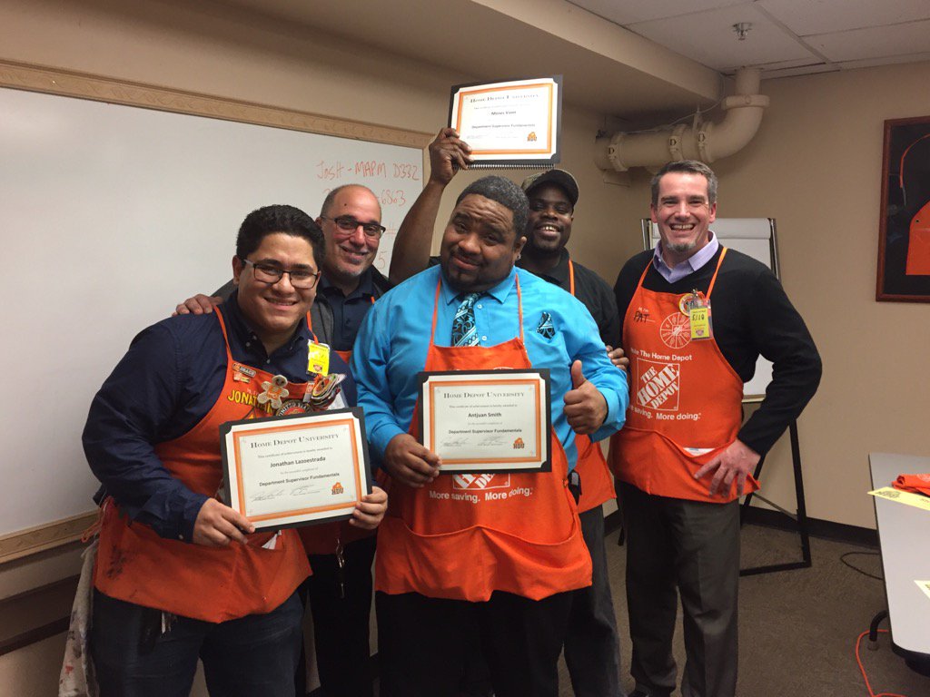 JruncoV's tweet photo. Congrats to Moses,Jonathan and Antwon on there graduation of DST!👍proud moment..1274! https://t.co/hF0qfud7QO