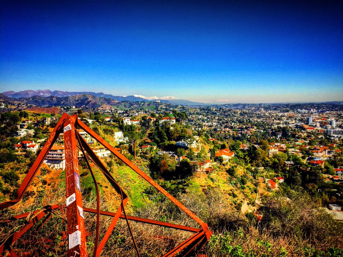 felicityxfeline's tweet photo. Fucking beautiful day today #losangeles !! #hiking #nature #runyoncanyon #la @felicityxfeline https://t.co/r2Q7JDECV4