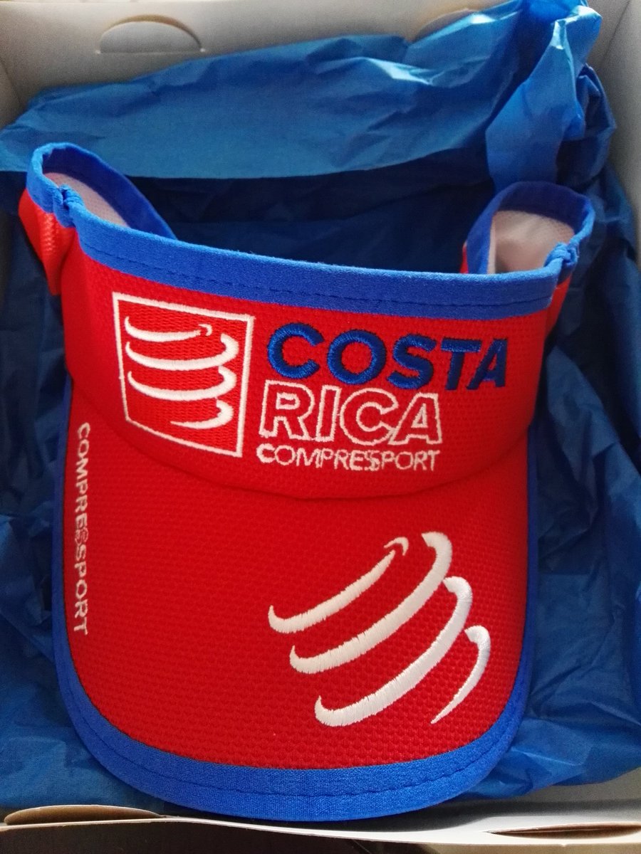 AstridSabor's tweet photo. Y siguen llegando los regalos 🎁 a pocos días de mi cumpleaños. Mi #Compresport de CR, la amo! #YoElegiCorrer 🇨🇷 #PuraVida 🎈🎉 #SoyHolistic https://t.co/Kw2DiH9VOP
