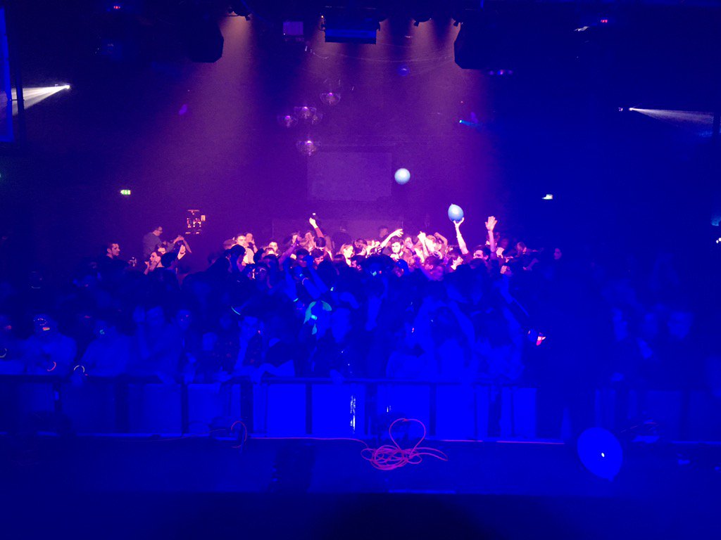 Awesome crowd <a href="/PropagandaSheff/">Propaganda Sheffield</a> tonight. Killing it.