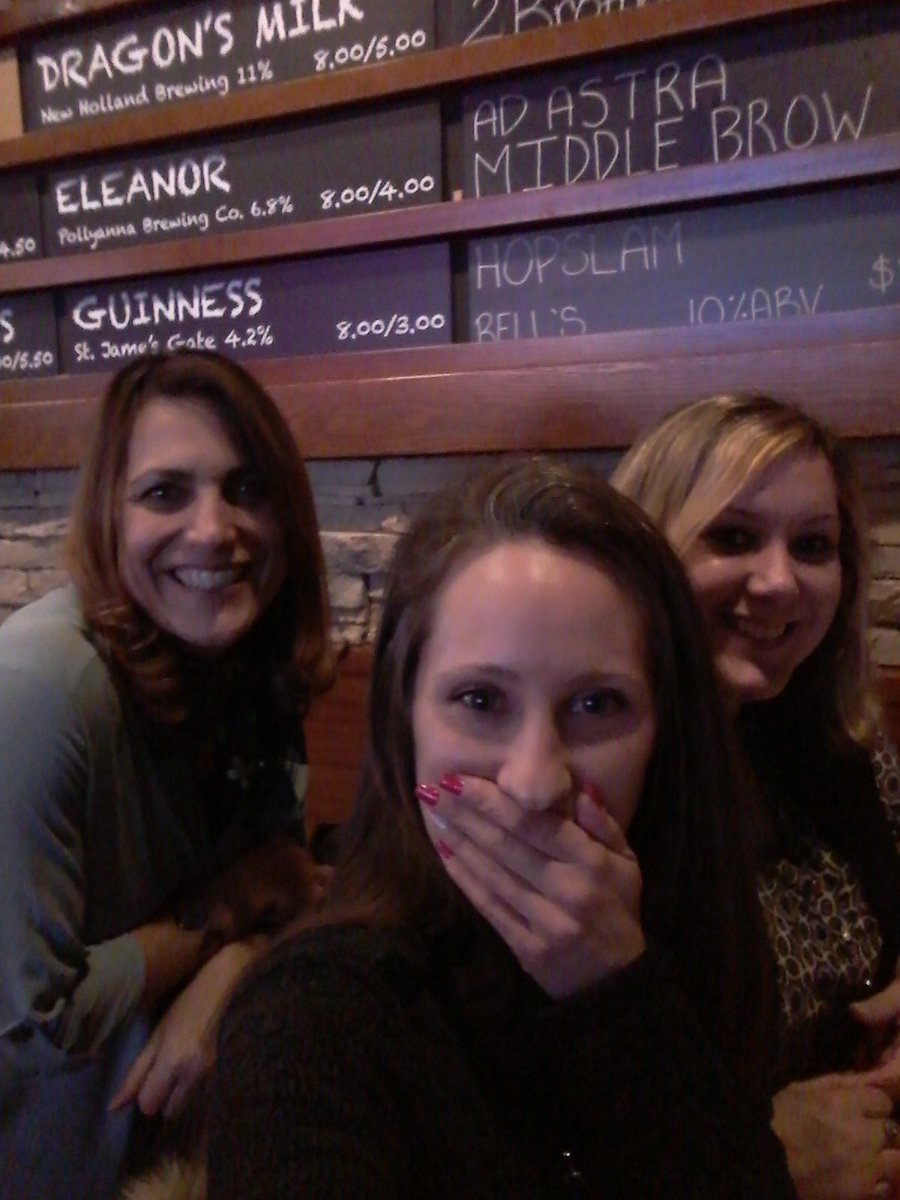 Ash7113's tweet photo. @OTPHNaperville Just another fun night at OTPH! 😊 #UPshow #OTPHNV
#wintermemories
@AnnMarieDeVries https://t.co/4LI1NffaGQ