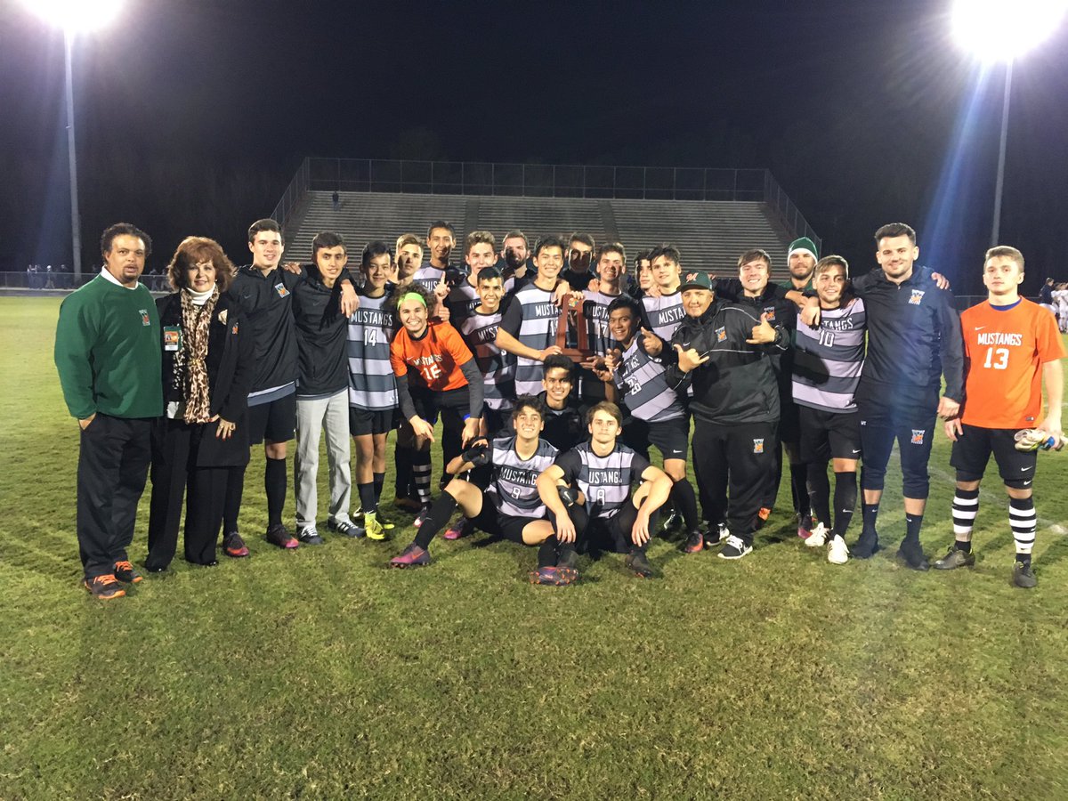 MHSsportszone's tweet photo. Congrats to the 2017 District 1-5A Champs! @MandarinSoccer @JustinBarneyTU @CFreemanJAX #teamsideline https://t.co/NDGuAoCLuG