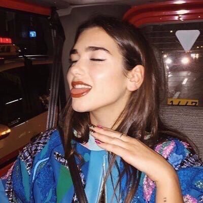samcxrterx's tweet photo. { Uno no sé puede mantener fuerte ante todo. } 🤙✨ https://t.co/mzy2G84DsG