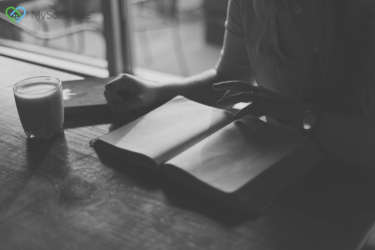 mysoldmate's tweet photo. Find your new favorite reading spot in your new home. #FridayFeeling https://t.co/LYGAO257aW