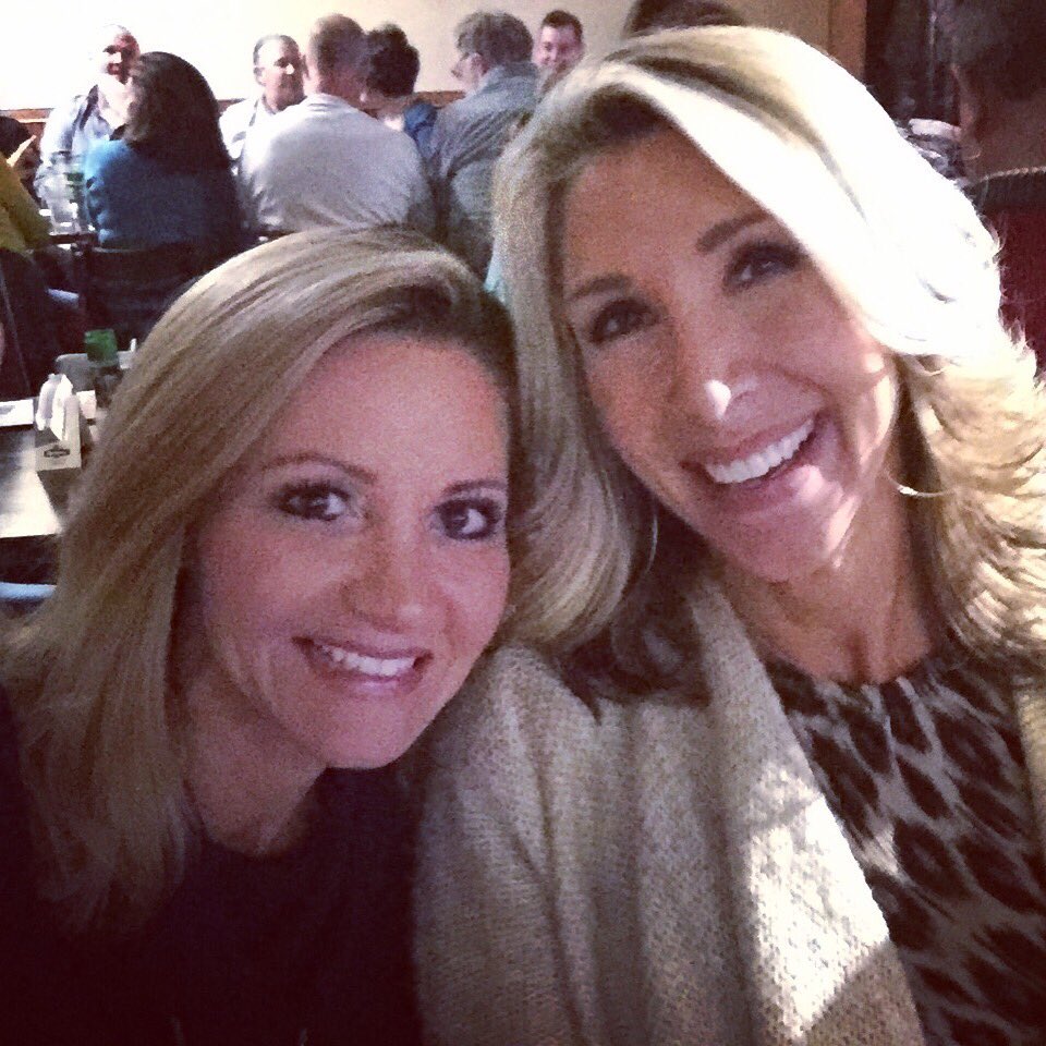 amysweezey's tweet photo. Fun times and great food @TheoHollerbach #WillowTreeCafe #Sanford with @Fox35Amy https://t.co/FMqYQ24ISA