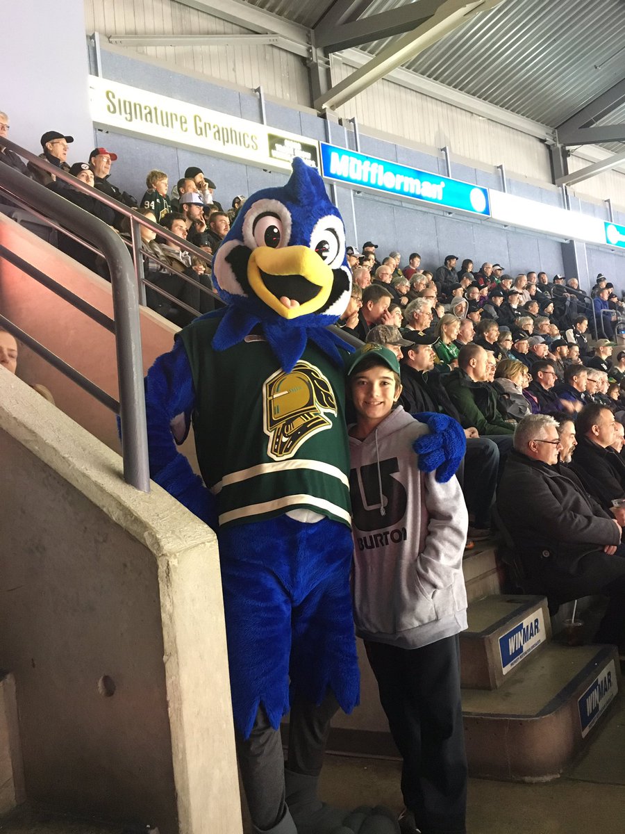 SamMatheson9's tweet photo. @GoLondonKnights  @CoultersRx we're hoping to be 1 of the 3stars tonight! #coulters3stars #ldnon https://t.co/bOzgIpMjoz