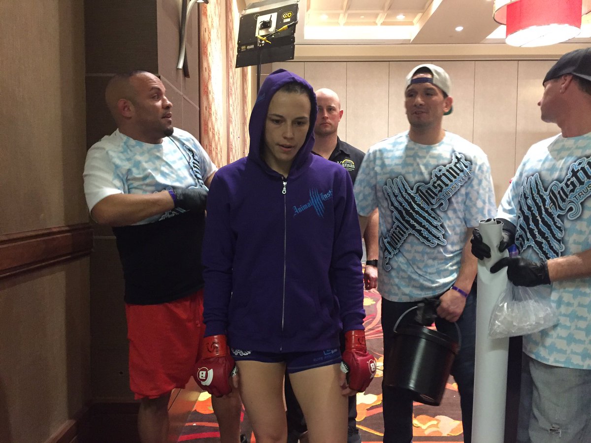 BellatorMMA's tweet photo. Middleton vs Yauger up next!! 

Flyweight action NOW on @spike! #Bellator171 https://t.co/5rsTL6hwSd