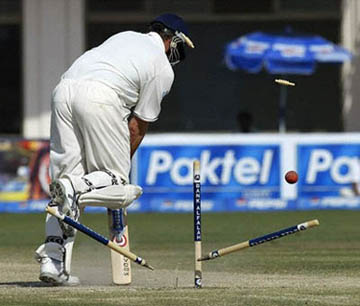 news24tvchannel's tweet photo. इस क्रिकेटर ने किया कमाल, 6 गेंद पर लिए 6 विकेट #cricketer #6wickets #sixball https://t.co/bC9YS6hDnh https://t.co/JksCjDdkzU