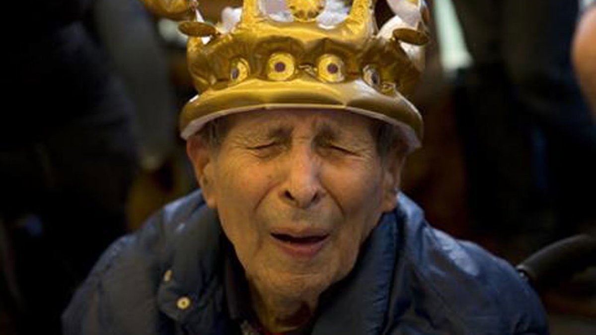 #Israelis comfort #Holocaust's loneliest survivors bit.ly/2joj4ph https://t.co/5oM2TxCGGb