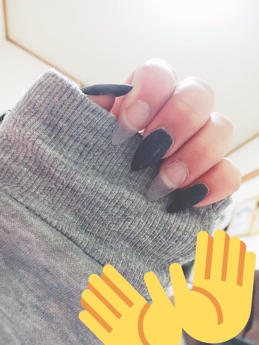 chisa_NAIL's tweet photo. 明日バイトやからすぐオフせなあかんけどアクリルスカルプチュアした💅🏻
左手まだまだ途中、右手後2本💭
どんなんにしよ〜🤔
オイル塗ってないからカサカサしてる。
#アクリルスカルプチュア 
#NAIL 
#SELF
#続きは 
#また後で https://t.co/5p8qLawzNn