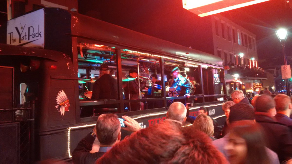 Troc_Rocks's tweet photo. Little jazz on bourbon St https://t.co/VOjEfU9GUO