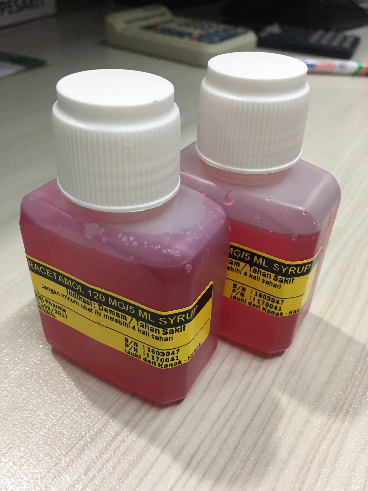 Mardhiyah On Twitter Ada Juga Yang Cakap Ubat Demam Paracetamol Kanak2 Kan Memang Sama Sangat Warna Dia Yang Ni Ubat Syrup Paracetamol Https T Co Tglxdxx3ym Twitter