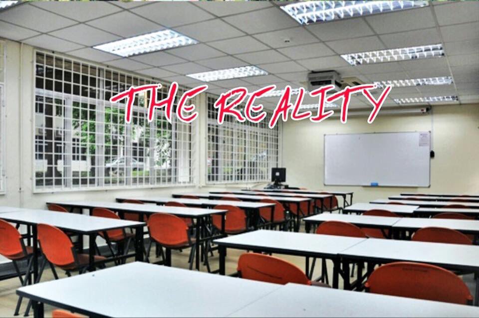 fiqgea's tweet photo. Dulu masa kecik kecik tak sabar nak masuk u sebab tengok bilik kuliah dy. Last last. 😂😂😂 https://t.co/yfMTfc3ebb