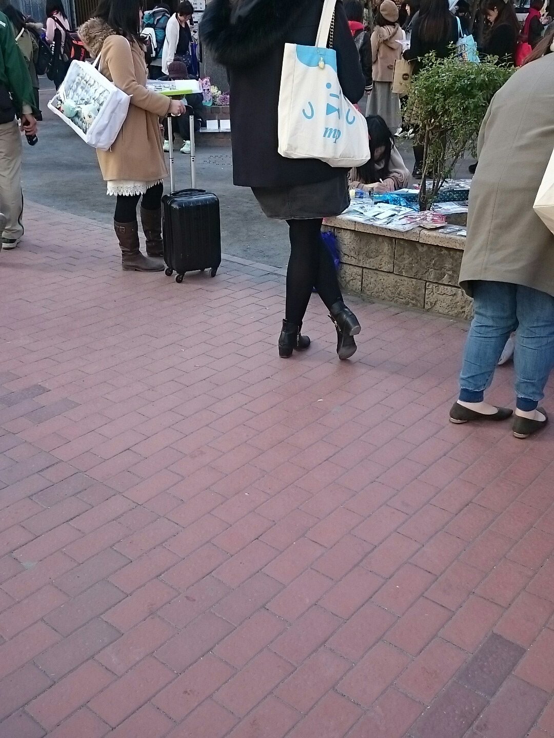 イベントに行くことに踏ん切りつかないかんくろ雑魚太郎 アニメイト池袋前の公園 腐女子の闇市感で驚愕している でも売り買いじゃなく物々交換なのがなんというか平和 T Co N1i1bc9ktq Twitter イベントに行くことに踏ん切りつかないかんくろ雑魚太郎 アニメイト池袋前の公園 腐女子の闇市感で驚愕している でも売り買いじゃなく物々交換なのがなんというか平和 T Co N1i1bc9ktq Twitter