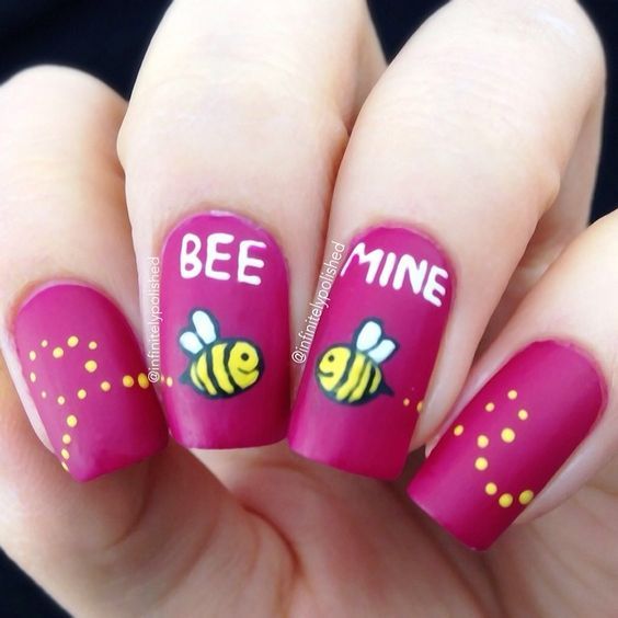 Adorably sweet Bee Mine #nailart design!

#valentinesnails #mani
glitties.com
