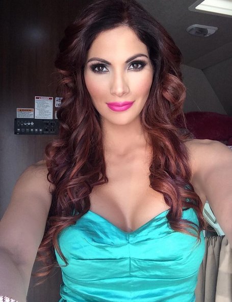 TelemundoSeries's tweet photo. ¡Felicidades a la belleza! @CYNTHIAOLAV está de cumpleaños y el club le envía sus mejores deseos. https://t.co/bOscdLDhWo
