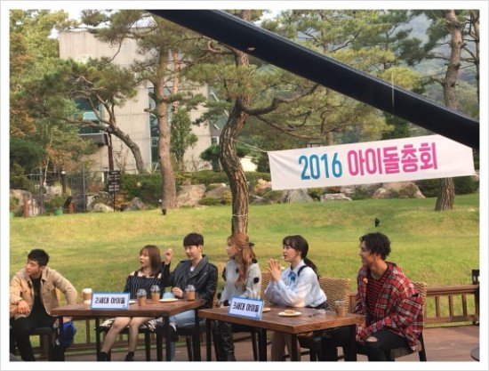 [PIC][09-02-2017]Sunny trở thành khách mời trên chương trình "2016 Idol General Meeting" C3OwdI9VMAI4g1X