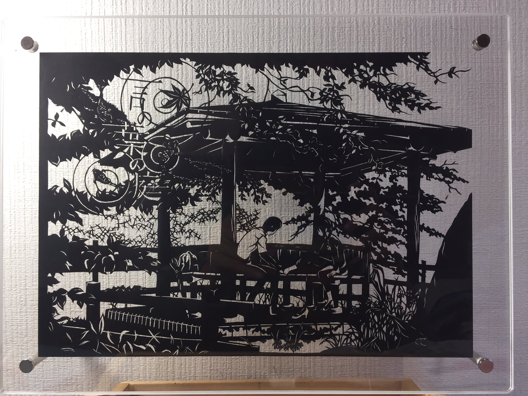 ラ メール 言の葉の庭 切り絵完成 切り絵 言の葉の庭 雨の日学校や仕事をさぼって公園に行ってしまう人rt T Co Jkv1rvetg9 Twitter