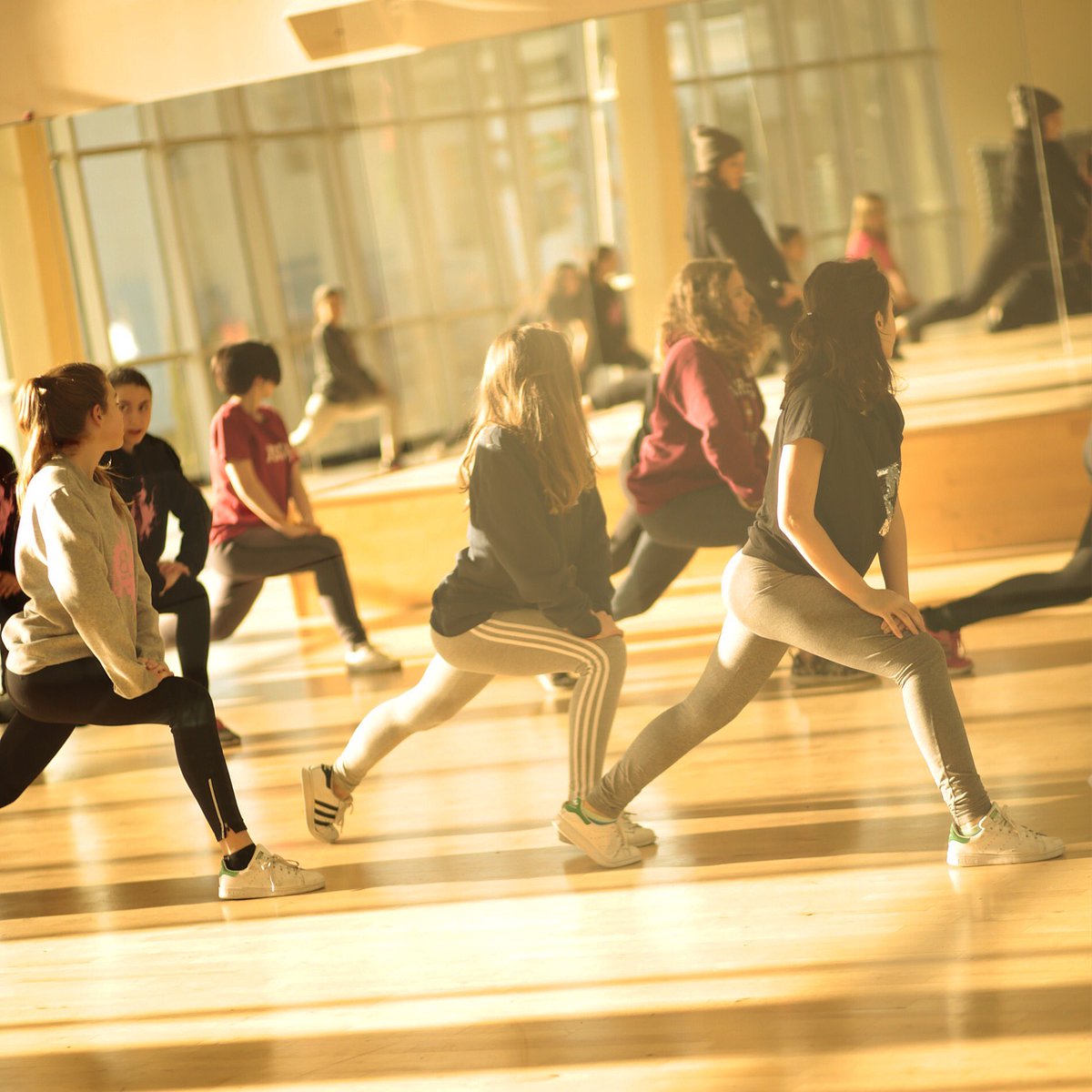 BASMOVE's tweet photo. ☀️¡Buenísimos días!☀️
#basmove #danceday #saturdaymorning https://t.co/EKJcsLJJHk