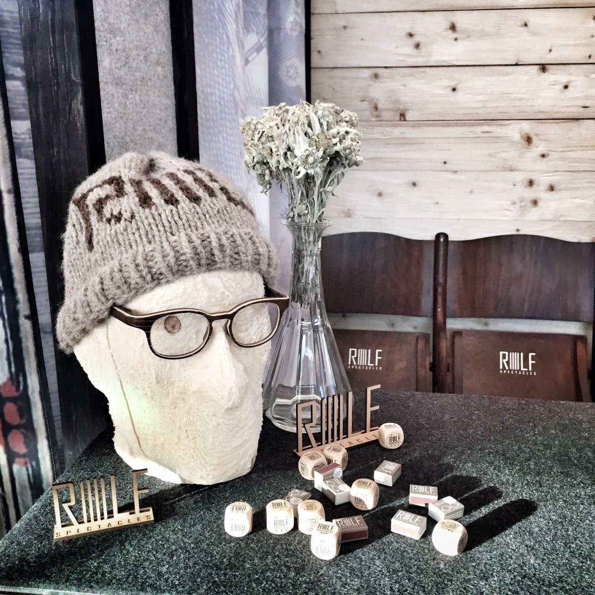 rolf_eyewear's tweet photo. #rolfspectacles #feinste #brillen #handgefertigt #tirol
#holzbrillen #holzbrille #holzkopf #edelweiß 

#opti #opti2017 #brillenmesse https://t.co/U0sN6N0AC0